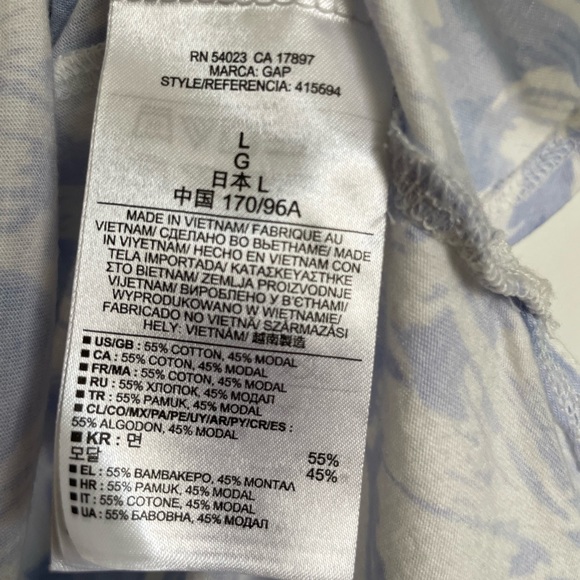 Gap Designed and Crafted Flutter Sleeve Tee EUC - Picture 4 of 4